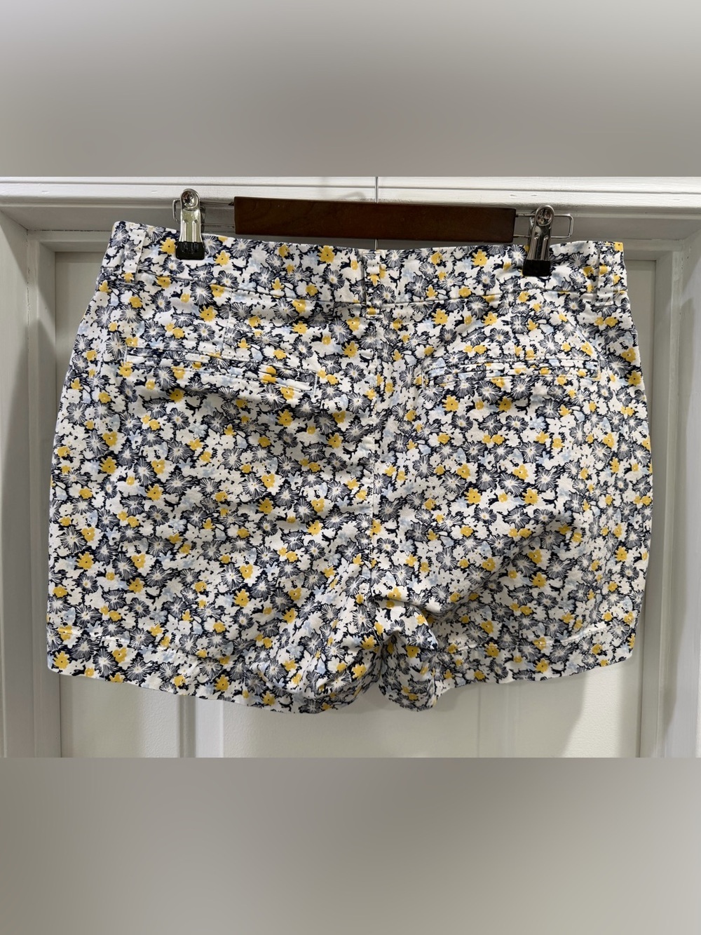 Old Navy Everyday Mid-Rise Floral 🌼 Shorts Size 12